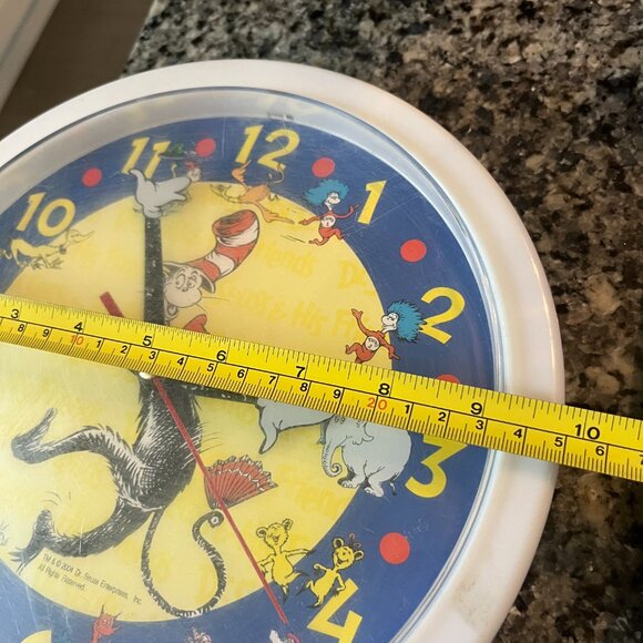 Lot of DR. SEUSS 10" Wall Clock Cookbook 8 Window Clings Teacher Classroom - Picture 7 of 14
